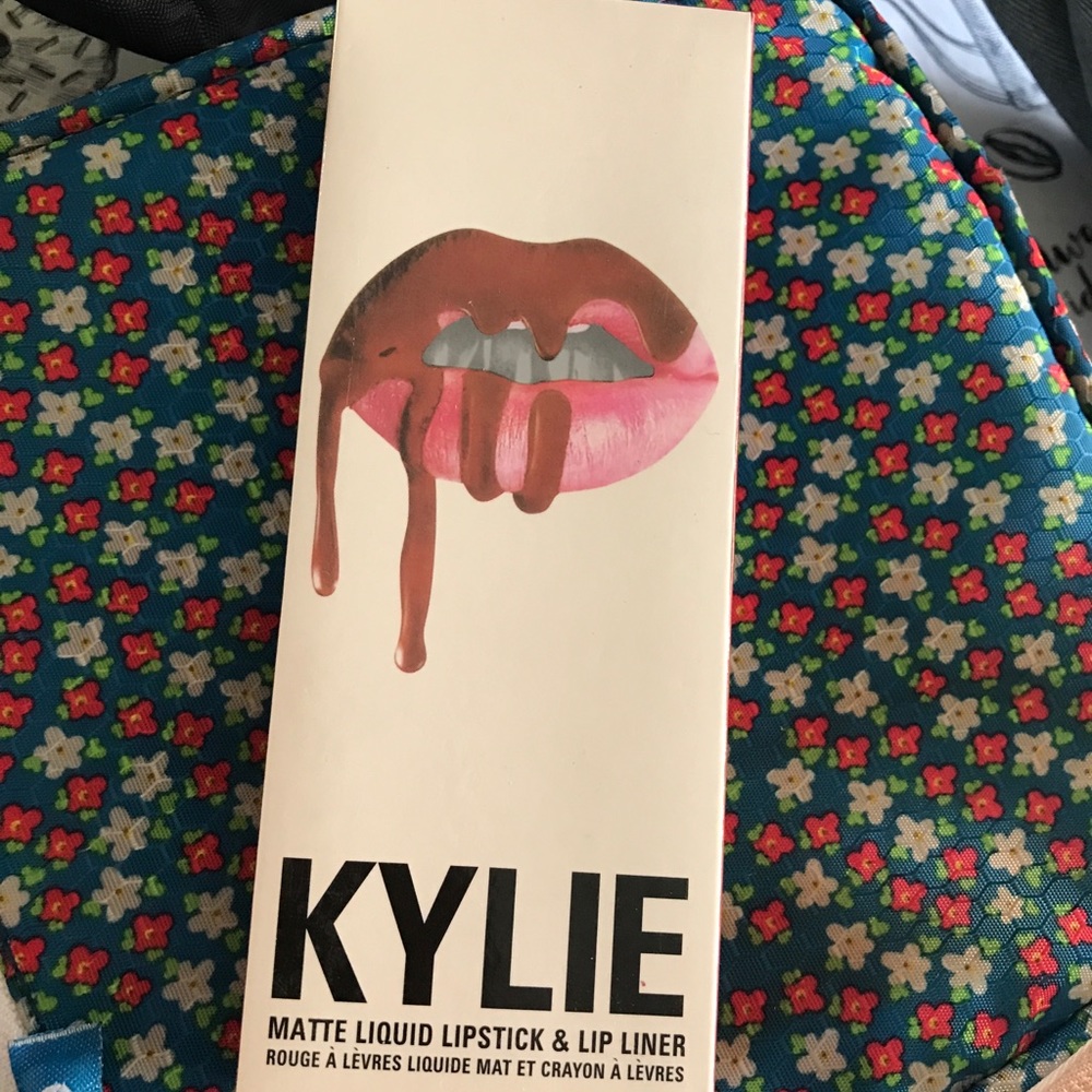 Kylie lip kit!